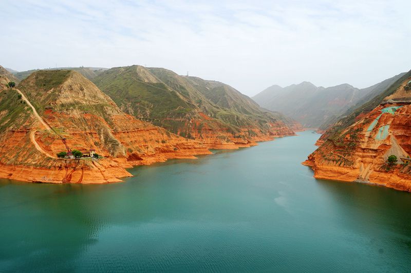 这次去甘南旅游,来到了刘家峡水库临夏折达公路上的刘家峡大桥