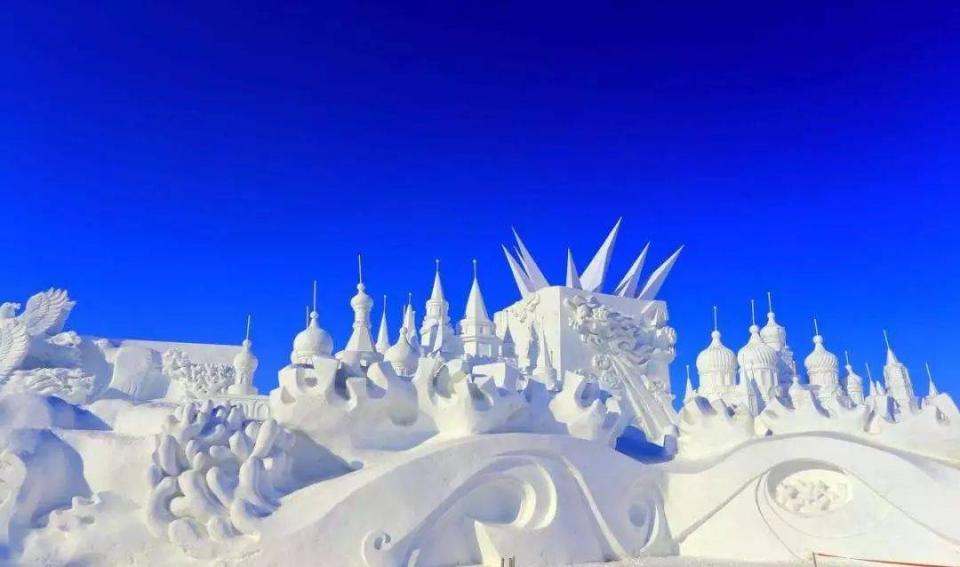 原创刚传上来一组图片东北冰雪大世界吸引了全球目光