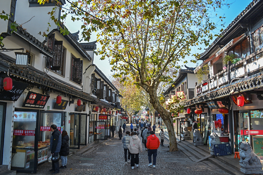 州桥老街,坐落在嘉定古镇闹市区中心,是国家4a级旅游景区.