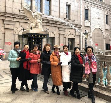 告别2019年，我们雅苑姐妹们欢聚迎新年