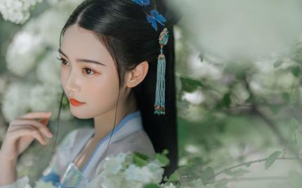 《恨你情难守》龙飘飘