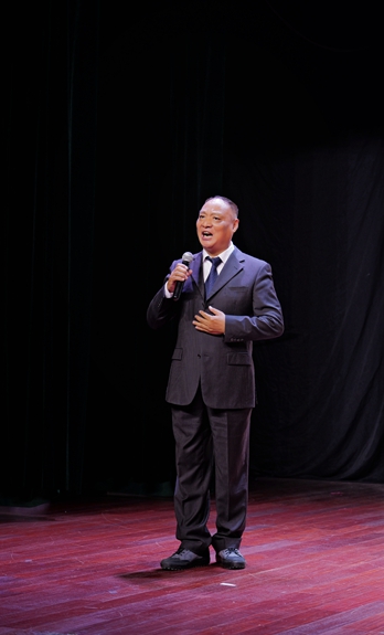 最后一次登台亮相